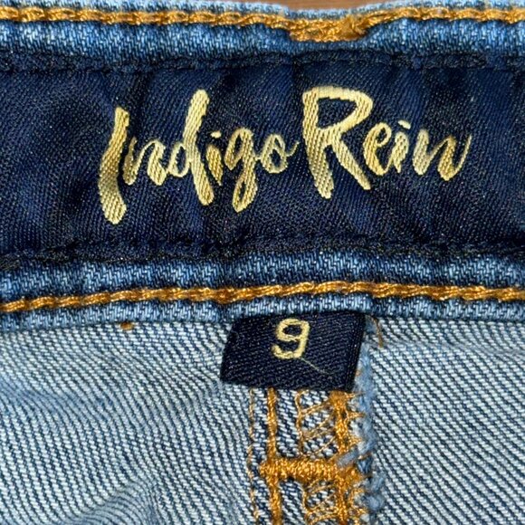 Indigo Rein High Rise Distressed Torn Raw Hem Stretch Denim Jean Shorts Size 9 - Picture 8 of 8
